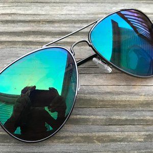 One Estrada Polarized Sunglasses Black Shiny Gunme